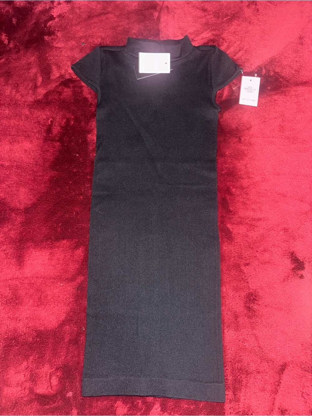 PrettyLittleThing Black Ribbed Short Sleeve Midi Dress